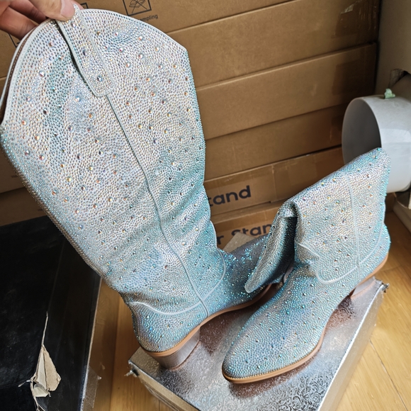 Sparkling Blue Heeled Cowboy Boots perfect for Concerts, - Picture 2 of 3